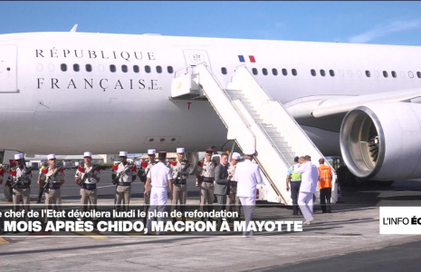 En déplacement à Mayotte, Emmanuel Macron lance la "refondation" de l'île