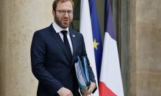 Antoine Armand, ministre de l'économie, à la sortie du conseil des ministres. Le 11 novembre 2024. ( AFP / LUDOVIC MARIN )
