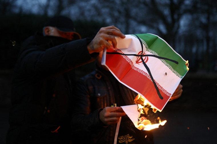 Une manifestation contre le régime iranien à Londres, le 12 janvier 2026 (illustration) ( AFP / HENRY NICHOLLS )
