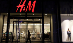 H&M AFFICHE DES VENTES MEILLEURES QU'ATTENDU AU 2E TRIMESTRE AVEC LE REBOND DE LA DEMANDE