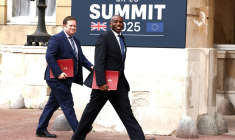 Le secrétaire d'Etat britannique aux Affaires étrangères David Lammy arrive au sommet UK-UE à Londres le 19 mai 2025 ( POOL / HENRY NICHOLLS )
