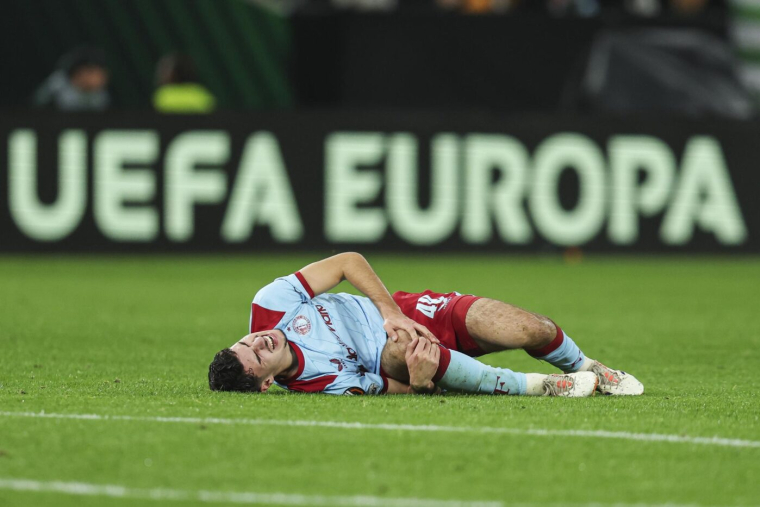 Les mots de Robin van Persie suite à la blessure au genou de son fils