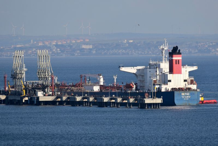 UN PÉTROLIER RUSSE SAISI EN GRÈCE DANS LE CADRE DES SANCTIONS DE L'UNION EUROPÉENNE