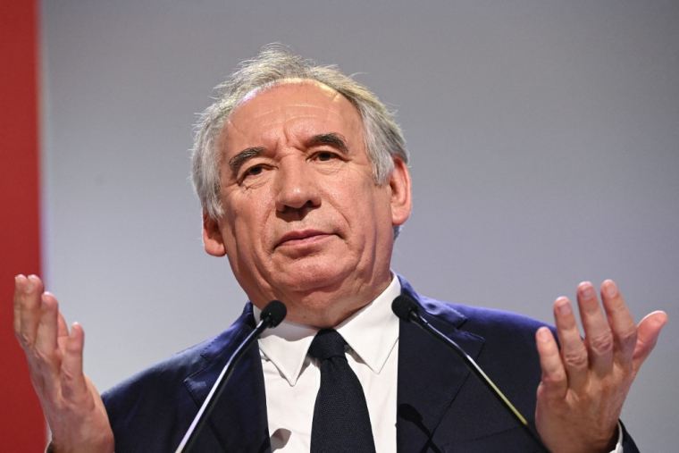 François Bayrou, le 24 mars 2024, à Blois ( AFP / SEBASTIEN SALOM-GOMIS )