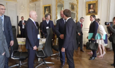 Sommet Choose France: table ronde sur l'IA avec Macron
