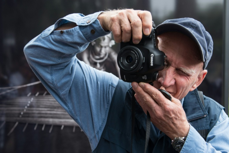 Le photographe franco-brésilien Sebastião Salgado Lors de son exposition "Genèse", le 27 mai 2013 à Rio de Janeiro, au Brésil ( AFP / Yasuyoshi CHIBA )