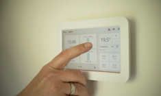 L'installation d'un thermostat connecté ne fait plus l'objet d'une prime. (Skitterphoto / Pixabay)