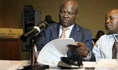 Roger Lumbala à Kampala en Ouganda le 6 février 2013 ( AFP / ISAAC KASAMANI )