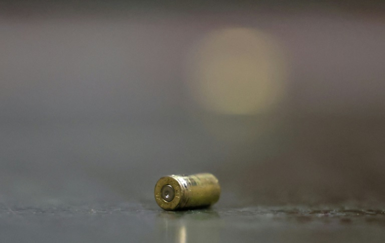 Europol estime auprès de l'AFP que les armes d'alerte et de signalisation (AAS) converties "pourraient encore représenter près de la moitié de toutes les armes illégales saisies" ( AFP / Thomas COEX )