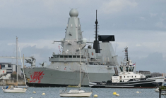Le HMS Dragon à Portsmouth, le 10 mars 2026. ( AFP / JUSTIN TALLIS )