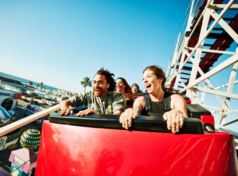 Découvrez 6 parcs d’attractions à taille humaine pour se divertir en famille sans casser sa tirelire. ( crédit photo : Getty Images )