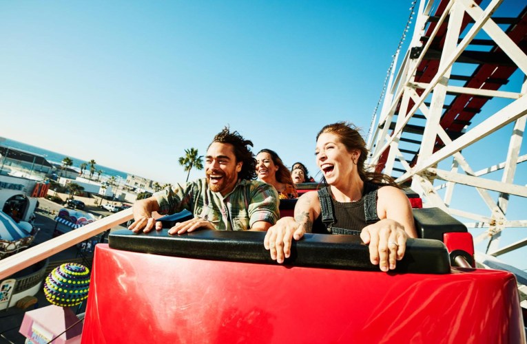 Découvrez 6 parcs d’attractions à taille humaine pour se divertir en famille sans casser sa tirelire. ( crédit photo : Getty Images )
