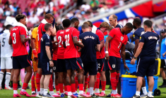 Neuf blessés dans une fusillade près du camp d'entraînement de l'Angleterre
