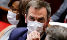 FRANCE: UNE 3E DOSE DE VACCIN SANS DOUTE PROPOSÉE DÈS SEPTEMBRE, DIT VÉRAN