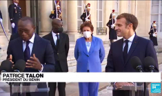 La France restitue solennellement 26 trésors pillés au Bénin