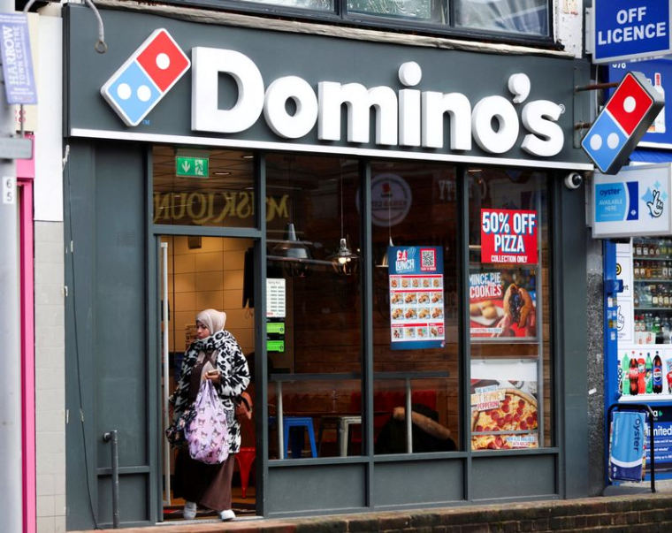 Une succursale de la chaîne Domino's Pizza à Londres