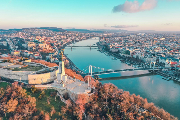 (Crédits: Unsplash - Bence Balla-Schottner)