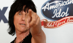 Jeff Beck dans les coulisses du spectacle Idol Gives Back à Los Angeles.