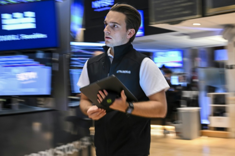 Un opérateur à la Bourse de New York le 18 juillet 2025 ( AFP / ANGELA WEISS )