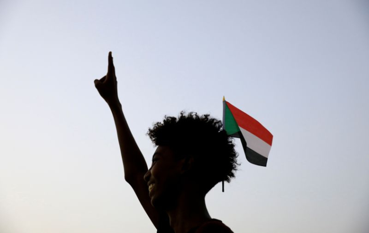 LE SOUDAN DÉVALUE SA MONNAIE EN VUE D'UN ALLÈGEMENT DE SA DETTE