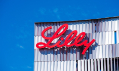 Le logo d'Eli Lilly, présent sur le siège du groupe. (Crédit:  / Adobe Stock)