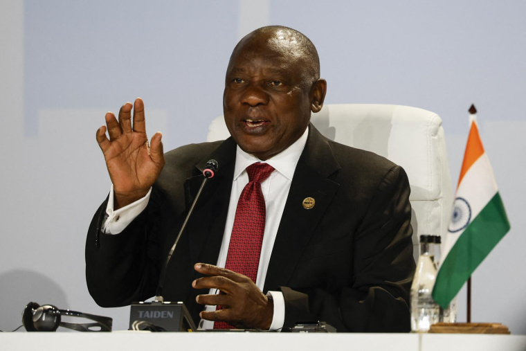 Cyril Ramaphosa à Johannesburg ce jeudi 24 août. ( AFP / MARCO LONGARI )