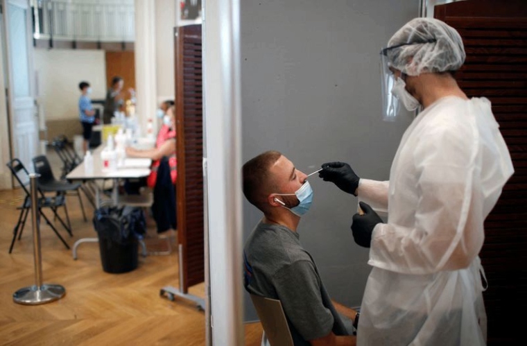 CORONAVIRUS: RENFORCEMENT DES TESTS ET PÉRIODE D'ISOLEMENT RÉDUITE, ANNONCE CASTEX