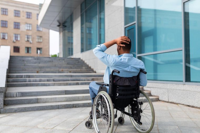 Propriétaires ou locataires peuvent profiter de Ma Prime Adapt’ pour faire des travaux dans leur résidence principale. ( crédit photo : Shutterstock )