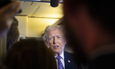 "En accélérant le recul des taux d'intérêt américains par une pression indécente sur les décisions de la Fed, Donald Trump pousse le dollar à la baisse." (crédit : Pete Marovich / GETTY IMAGES NORTH AMERICA / Getty Images via AFP)