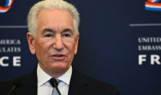 L'ambassadeur américain en France Charles Kushner, le 4 décembre 2025 à Paris ( AFP / JULIEN DE ROSA )