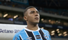 Vinícius rate trois penaltys en six minutes