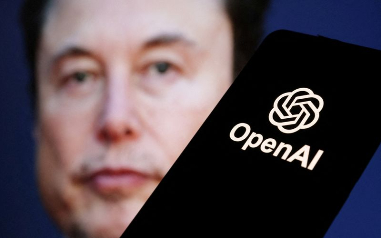 PHOTO DE FICHIER : Illustration montrant le logo d'OpenAI et une photo d'Elon Musk