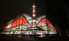 Le speaker du FC Cologne pète un câble au micro en plein match