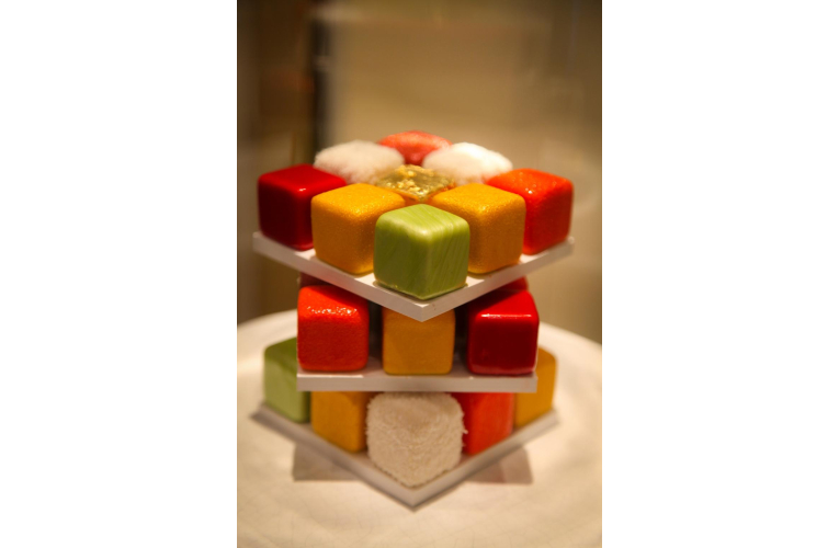 Cédric Grolet est un chef pâtissier qui se plaît à enchanter vos yeux avant de régaler vos papilles crédit photo : Shutterstock