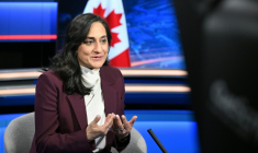 La ministre canadienne des Affaires étrangères, Anita Anand lors d'un entretien avec l'AFP au siège de l'Otan, le 11 mai 2026 à Bruxelles  ( AFP / Nicolas TUCAT )