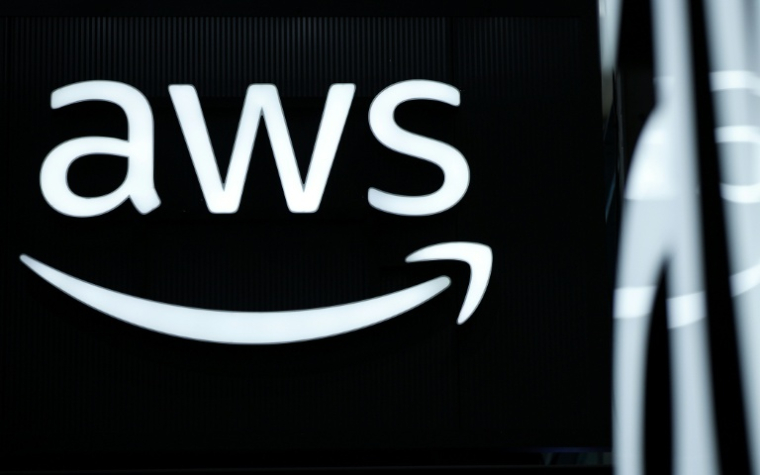 Le géant mondial de l'informatique dématérialisée Amazon Web Services (AWS) va lancer un "cloud souverain et indépendant" pour l'UE ( AFP / RONNY HARTMANN )