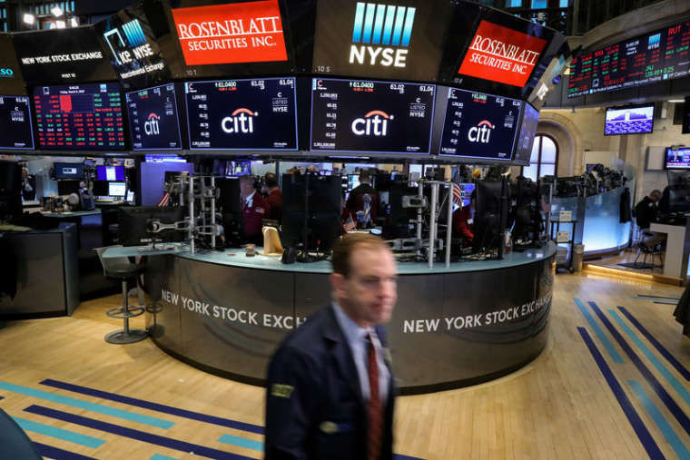 WALL STREET OUVRE EN ORDRE DISPERSÉ