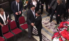 Le président chilien Boric dit adieu à l'ex-président uruguayen "Pepe" Mujica