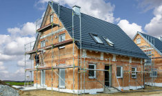 La chute historique des ventes de maisons neuveiStock-filmfoto