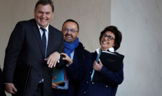 Le ministre français des Transports Philippe Tabarot à la sortie d'un conseil des ministres avec Rachida Dati et Yannick Neuder