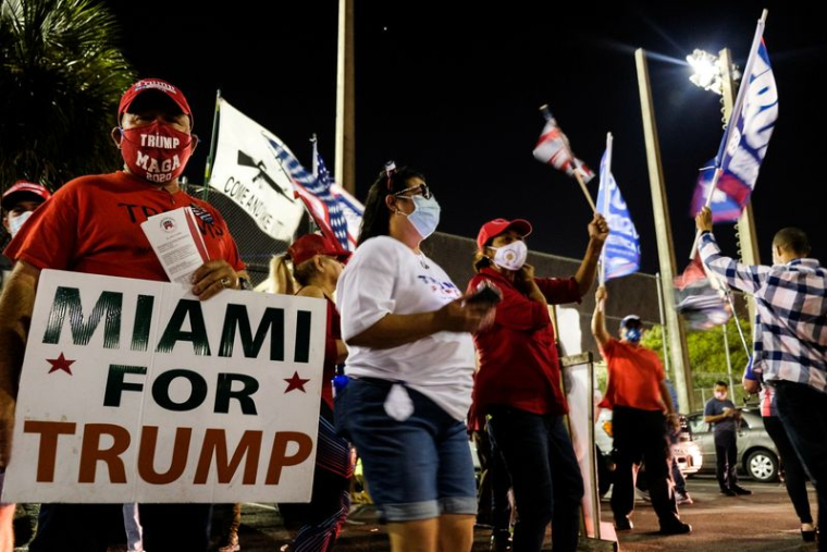 TRUMP DEVANCE BIDEN EN FLORIDE, CRUCIALE POUR SA RÉÉLECTION