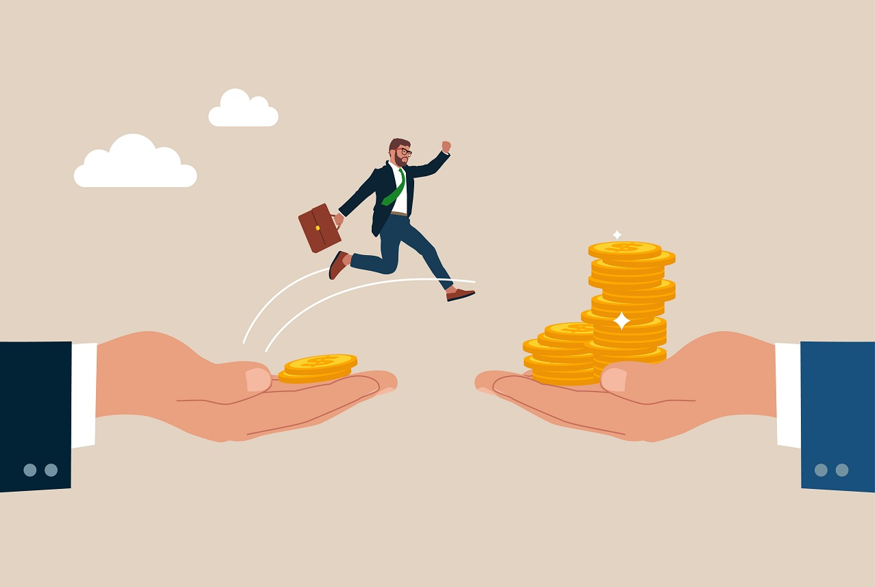 (Crédits photo : Adobe Stock - Homme faisant des économies en regroupant ses comptes bancaires)