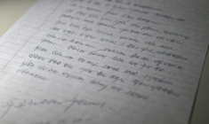 Photo prise à Séoul, le 24 décembre 2025, montrant une copie d'une lettre écrite le 28 octobre 2025 par des prisonniers de guerre nord-coréens en Ukraine ( AFP / Jung Yeon-je )