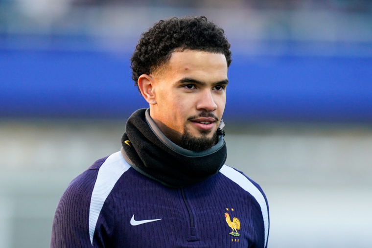 Les Bleuets avec Warren Zaïre-Emery et Senny Mayulu