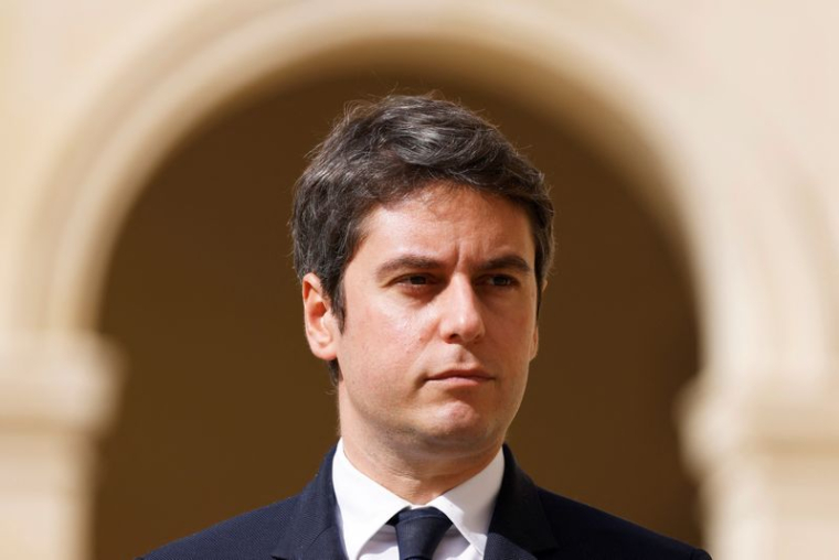 Le Premier ministre français Gabriel Attal assiste à la cérémonie d'hommage national à l'homme politique et amiral français Philippe de Gaulle, à Paris.