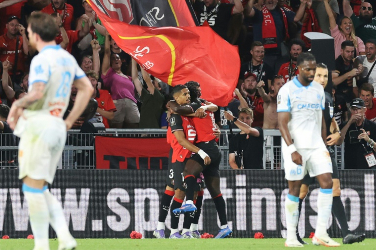 L'attaquant français de Rennes, Ludovic Blas, célèbre son but dans le temps additionnel (90e+1) face à l'Olympique de Marseille au Roazhon Park , le 15 août 2025. ( AFP / FRED TANNEAU )