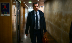 Le maire de Saint-Etienne, Gaël Perdriau, au palais de justice de Lyon le 29 septembre 2025 ( AFP / OLIVIER CHASSIGNOLE )