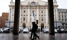 Vue du bâtiment de la bourse de Milan dans le centre ville de Milan