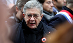 Le leader Insoumis Jean-Luc Mélenchon lors d'une manifestation pour le pouvoir d'achat et la défense des services publics, le 24 octobre 2026 à Paris ( AFP / Sameer AL-DOUMY )