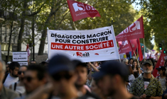 La manifestation à Paris le 18 septembre 2025 ( AFP / JULIEN DE ROSA )